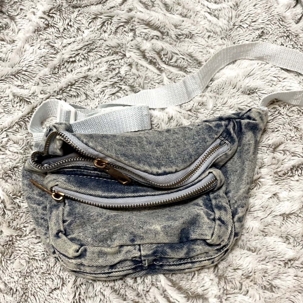 Cutest denim Fanny pack ever!